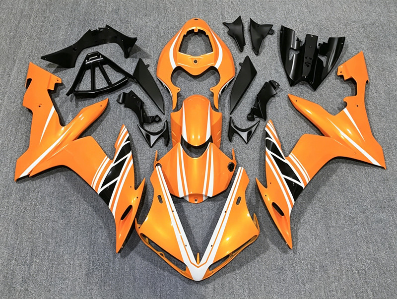 4 هدايا جديدة من مجموعة أدوات  - مراجعة Model Kit Yamaha R1 وسعره
