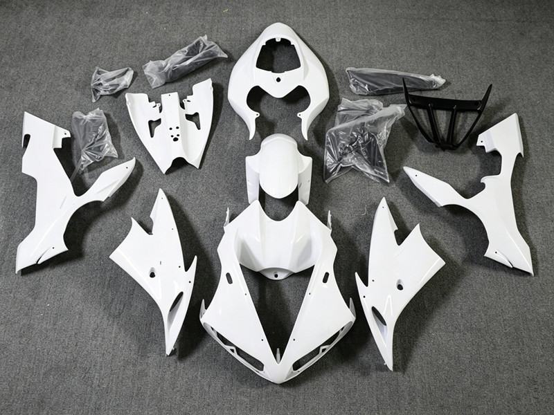 4 هدايا جديدة من مجموعة أدوات  - مراجعة Model Kit Yamaha R1 وسعره