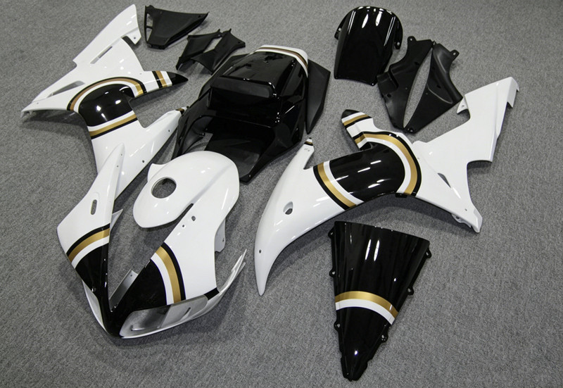 4 هدايا جديدة من طقم الكسوة ال - مراجعة Model Kit Yamaha R1 وسعره