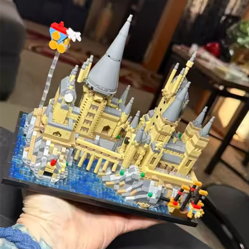 مجموعة مكعبات بناء قلعة هاري ب - مراجعة Model Kit Harry Potter وسعره
