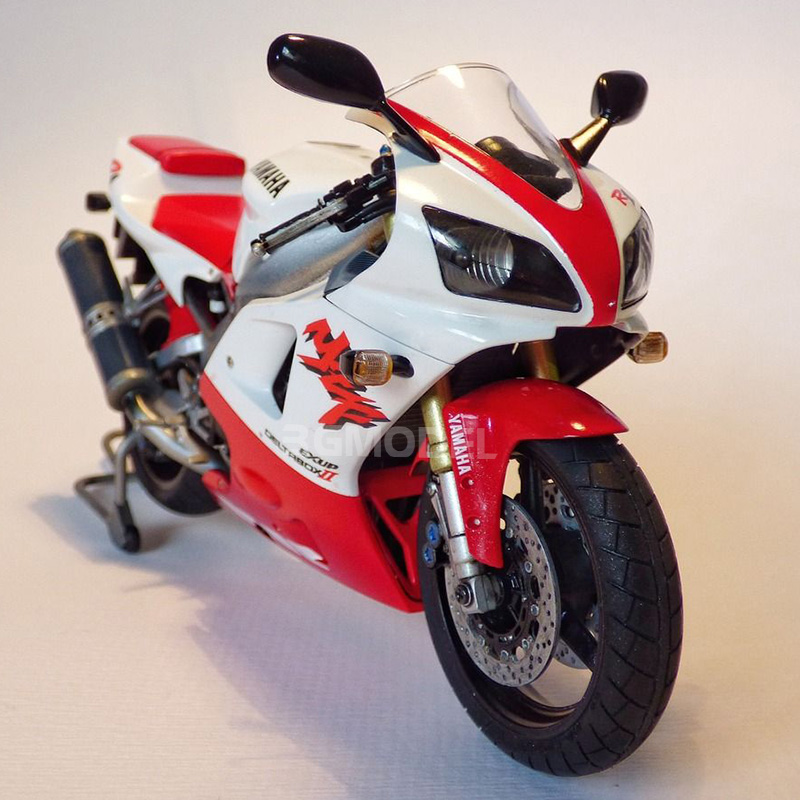 تاميا 14073 نموذج سيارة ثابت ت - مراجعة Model Kit Yamaha R1 وسعره