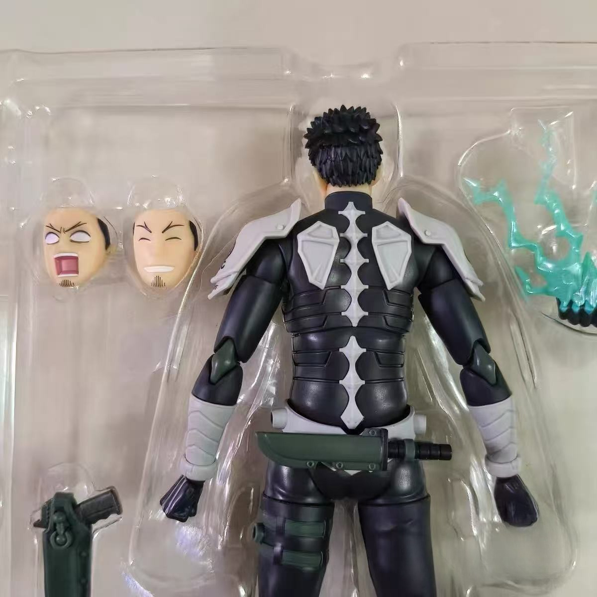 KAIJU NO.8 KAFKA HIBINO Bandai - مراجعة Model Kit Kaiju 8 وسعره